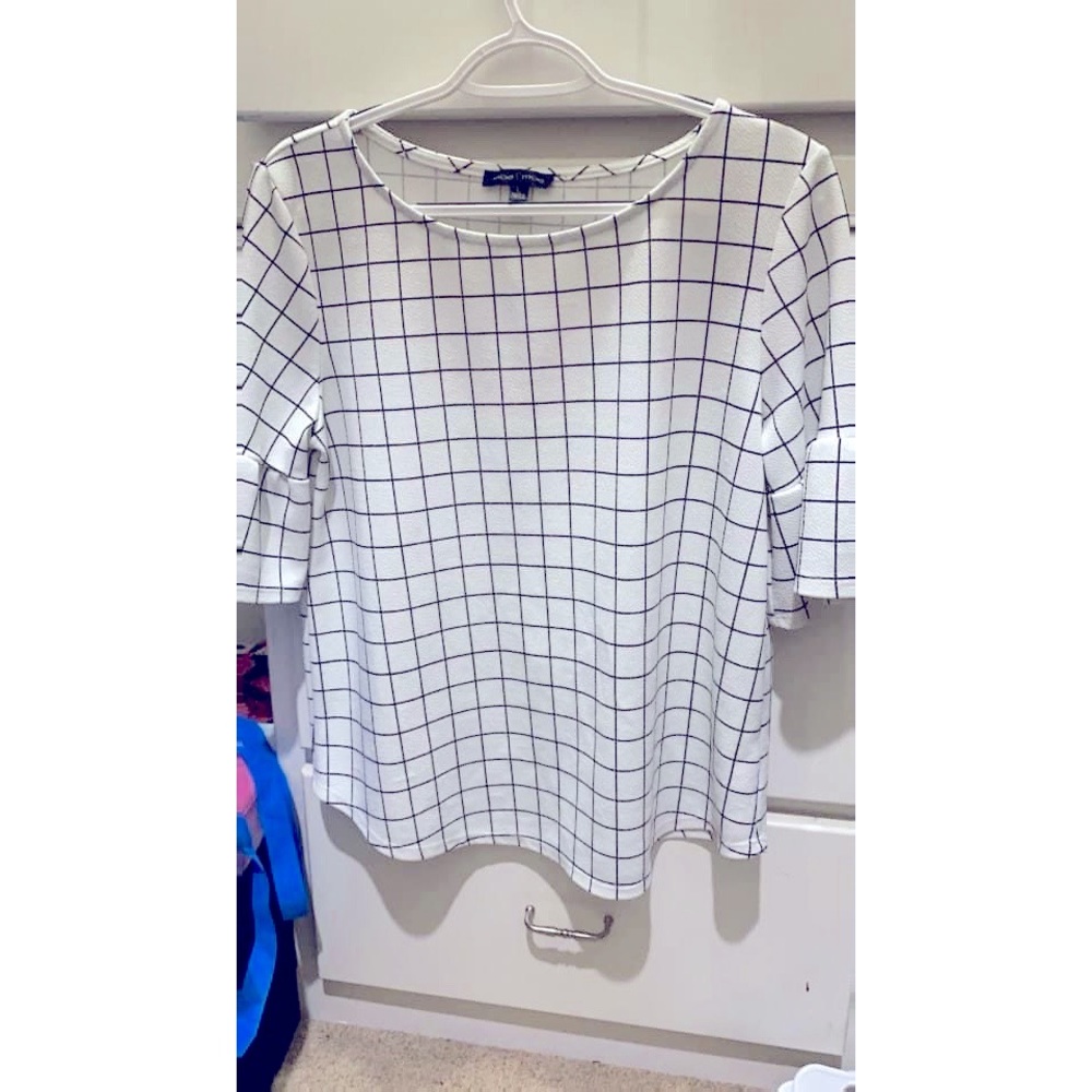 Striped business casual shirt